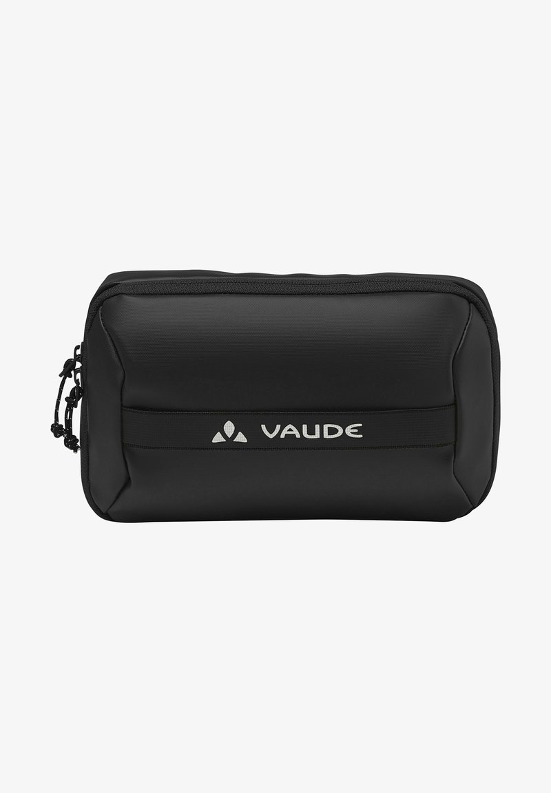 Pochette noire zippée en matériau lisse et durable ; présente un logo argenté sur le devant et un cordon ajustable.