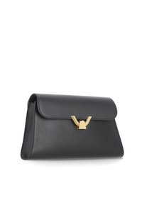 Pochette in pelle nera con superficie texturizzata, dotata di una chiusura a scatto in oro dal design unico e un'apertura a soffietto. Compatta ed elegante.