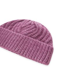 Gehaakte beanie in zacht lichtroze garen, met een geribbelde boord en een gestructureerd, gemusterde body in een lichtjes slouchy vorm.