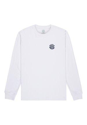 Wit katoen overhemd met lange mouwen, een ronde hals en een cirkelvormig marineblauw logo met een boomontwerp op de linkerkant van de borst.