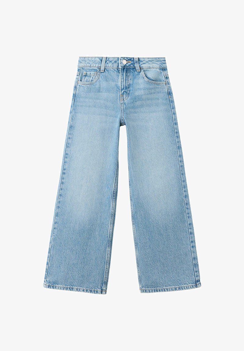 Jean large bleu clair avec poches avant, passants de ceinture et fermeture par bouton, présenté à plat sur fond blanc.