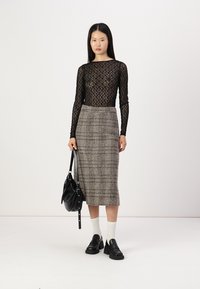 JJXX LEAH DEEP BACK  - Pikkade varrukatega topp - black