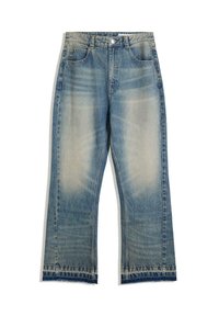 Hellblaue Jeans aus Denim mit einem leicht verwaschenen Finish, schmal geschnittenem Bein, fünf Taschen und rohen Saumdetails. Keine sichtbaren Hardware-Akzente.