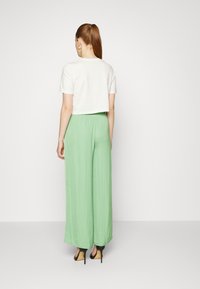 ONLY ONLFILIPPA LIFE TASSEL  - T-shirt estampada - cloud dancer