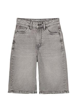 Pantalones cortos de mezclilla gris claro con cintura alta, cierre de botón y cremallera, trabillas para cinturón y bolsillos delanteros, etiquetados como "Garcia Jeans".