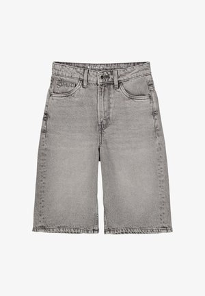 Pantalones cortos de mezclilla gris claro con cintura alta, cierre de botón y cremallera, trabillas para cinturón y bolsillos delanteros, etiquetados como "Garcia Jeans".