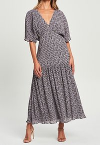 TUSSAH Vestido informal - lilac