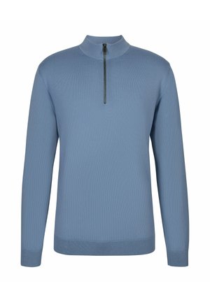 Hellblauer Pullover mit langen Ärmeln, hohem Kragen und einem kurzen schwarzen Reißverschluss in der vorderen Mitte.