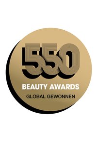 Emblème circulaire doré avec un « 550 » en relief gras, « Beauty Awards » en blanc, et « Global Gewonnen » en texte noir en dessous.