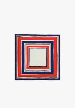 Vierkante sjaal met concentrische strepen in rood, marineblauw en wit, en een kleine handtekening in een van de hoeken.