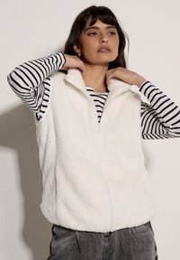 No seleccionado, cream