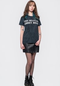 Paradiso Clothing THE BEATLES ABBEY ROAD SIGN DIP DYE - Print T-shirt - black