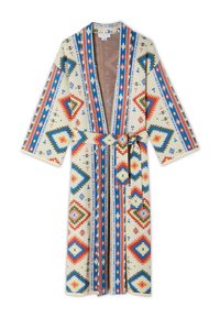 Μακρύ ρόμπα ανοιχτού μπροστινού μέρους με γεωμετρικά μοτίβα εμπνευσμένα από τους ιθαγενείς Αμερικανούς σε κρεμ, κόκκινο, μπλε και πράσινο, με φαρδιά μανίκια και ζώνη που ταιριάζει.