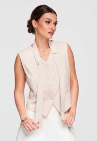 Sélectionné, light beige