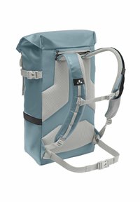 Zaino impermeabile blu con chiusura roll-top, spallacci imbottiti regolabili, dettagli in rete e una tasca frontale con zip.