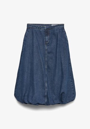 Σκούρα μπλε φούστα από τζιν με φουσκωτό τελείωμα, εμπρόσθιο φερμουάρ και ζώνη μέσης, παρουσιάζεται σε λευκό φόντο.