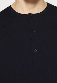 Tiger of Sweden Stickad tröja - black