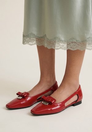 Cesare Gaspari, FLATS – BOW DETAIL - Ballerina's - red
