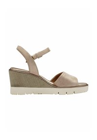 Sandali wedge beige con cinturino alla caviglia, materiale scamosciato morbido, design open toe, tacco wedge testurizzato e suola in gomma bianca.