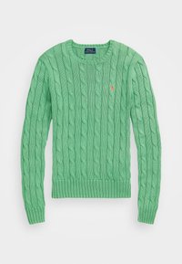 Zielony sweter z dzianiny warkoczowej, z okrągłym dekoltem, ściągaczem na dole i mankietach, z małym haftowanym logo na piersi. Miękki, fakturowany materiał.