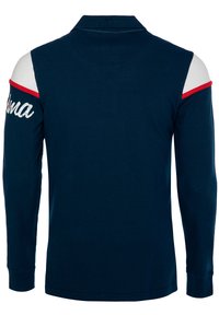 Marineblå langærmet polo med krave, der har røde og hvide stribede detaljer på skuldrene, og "Salina" broderet i hvidt på ærmet.