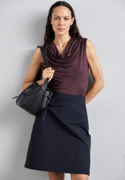 Tiger of Sweden JELA - Toppi - dark wood