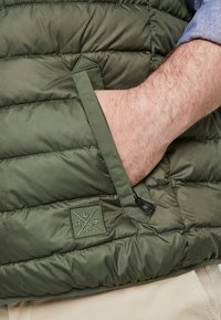 LERROS Väst - dark green