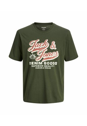 T-shirt en coton vert olive avec col rond, manches courtes et texte graphique blanc/rouge : "Jack & Jones Denim Goods Qualité Supérieure Vêtements Durables."