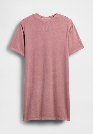 Rožinė medvilninė marškinėliai su trumpomis rankovėmis, apvalia iškirpte ir subtiliu "GAP" logotipu ant krūtinės. Minkšta tekstūra ir laisvas prigludimas.