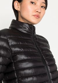 Frieda & Freddies Casaco de inverno - black