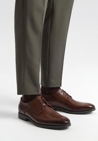 RYŁKO - Biznesowe buty sznurowane