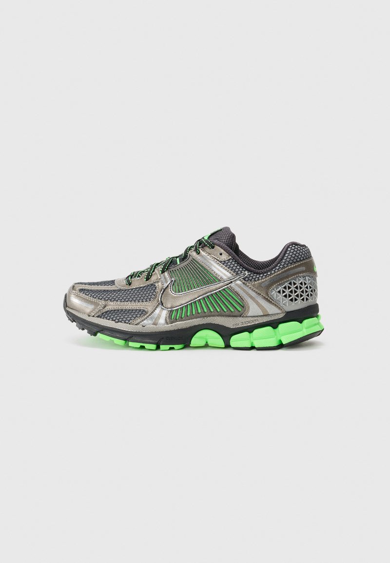 Nike Sportswear ZOOM VOMERO 5 - Sportcipő - silver-coloured/neon green/black