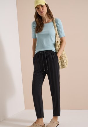 Cecil, MID-WAIST SLIM-LEG PANTS IN A LOOSE FIT - Pantalon de survêtement - black