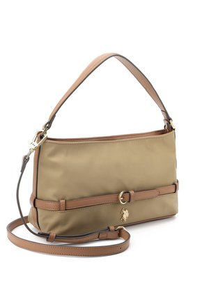 Borsa a mano rettangolare marrone chiaro con tracolla regolabile, fibbia dorata e piccolo logo di cavallo e cavaliere sul davanti.