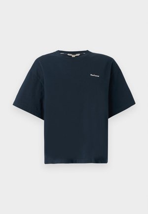 Dunkelblaues Baumwoll-T-Shirt mit kurzen Ärmeln, einem Rundhalsausschnitt und einem kleinen weißen "Barbour"-Logo auf der linken Brust. Klassischer, kastiger Schnitt.