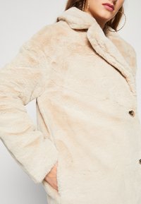 VILA VIFEBA COAT - Vinterkåpe / -frakk - birch