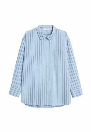 Hellblaues Langarmhemd mit vertikalen weißen Streifen, durchgehender Knopfleiste, klassischem Kragen und einer einzelnen Brusttasche auf der linken Seite.