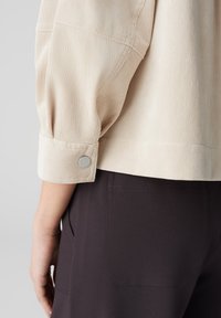 OPUS 3/4 SLEEVE LOCKERE PASSFORM - Leichte Jacke - natural glaze