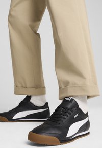 Puma TURINO SNEAKERS - Sportbačiai - black white silver