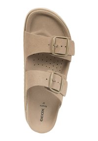 Sandalo in suede beige con due cinturini regolabili, fibbie dorate e soletta perforata per traspirabilità. Suola piatta in gomma. Taglia 37.