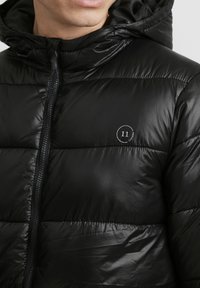 11 Project PROshawa - Vinterjacka - black