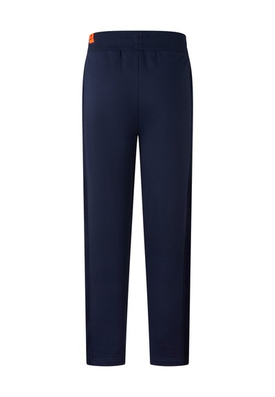 Marinelblauwe joggers met een gladde textuur, elastische tailleband en zijstrepen. De achterkant heeft minimale details en een logolabel nabij de bovenkant.