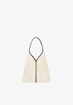 Biela kabelka v trojuholníkovom tvare s širokým čiernym lemom pozdĺž okrajov a jedným slučkovým rúčkou.