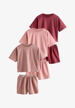 Drei Sets kurzärmliger Hemden und Shorts mit elastischem Bund in Dunkelrot, Hellrosa und Altrosa, vertikal angeordnet.