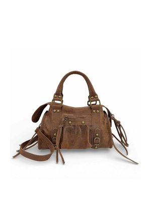 Sac à main en cuir marron avec poignées doubles, poche zippée, détails de boucle et une longue bandoulière ajustable sur fond blanc.