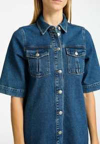 Selected Femme Dongerikjole - medium blue denim