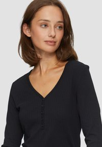 s.Oliver MIT HENLEYAUSSCHNITT - Longsleeve - schwarz