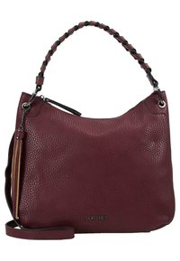 Sac à main en cuir bordeaux avec une surface texturée, une bandoulière tressée et un détail de frange sur le côté ; comporte un logo en argent et une fermeture éclair.
