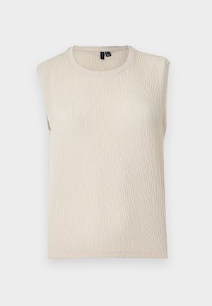 Haut en maille beige texturé sans manches avec un col rond, présenté sur un fond uni gris clair.