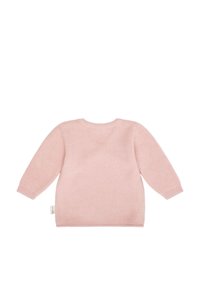 Světle růžový pletený svetr s dlouhými rukávy, kulatým výstřihem a jemným texturovaným vzorem. Obsahuje malou značkovou visačku na boku.